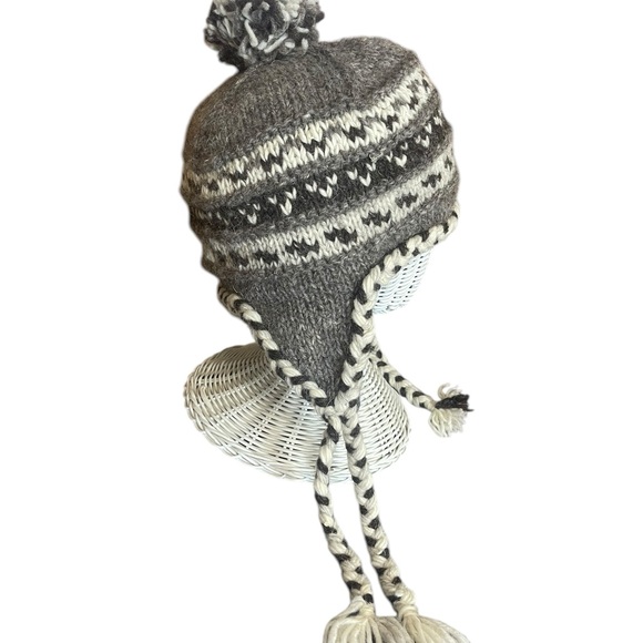 Windhorse pure wool hat with ear flaps, made in Nepal - Picture 3 of 9